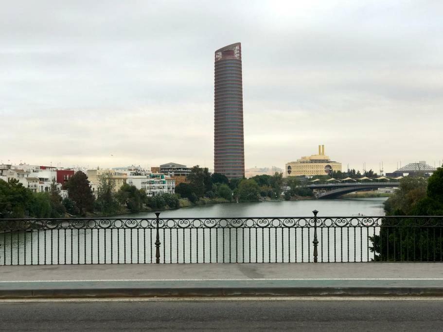 Triana Cerca Del Puente Hotell Sevilla Eksteriør bilde