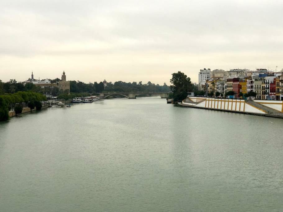 Triana Cerca Del Puente Hotell Sevilla Eksteriør bilde